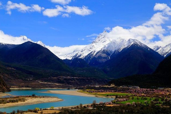 拉薩-林芝-巴松措-魯朗-大峽谷5晚6日