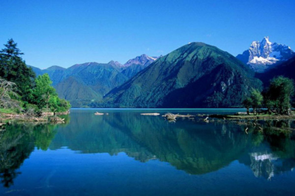 夢境奢華，布宮，林芝，巴松措，魯朗林海，波密，然烏湖，大峽谷，朗縣 ，拉姆拉錯，澤當，羊湖，滿拉水庫，珠峰大本營，納木措扎營12晚13日游